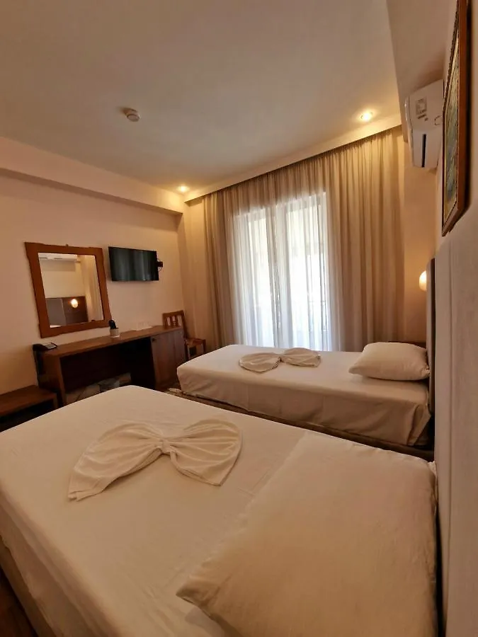Hotel Kaonia Sarande 3*,